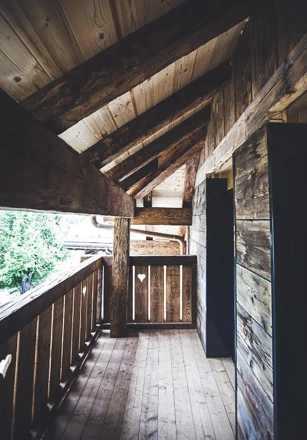 Les Mazots Des Fees Bed & Breakfast Morzine